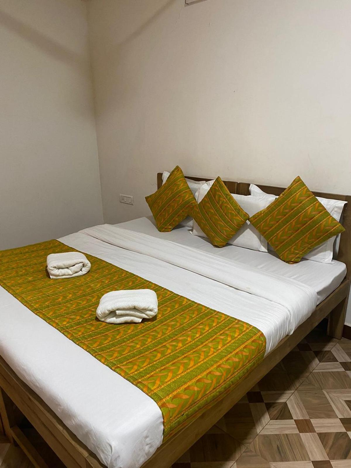 Crystal Hotel 2*